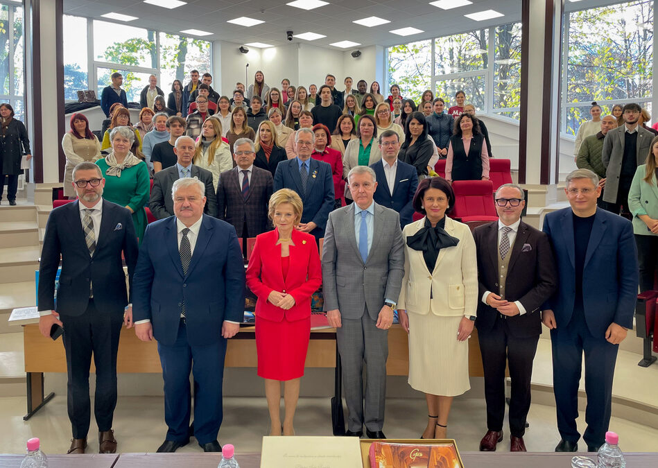 Întâlnire cu Majestatea Sa Margareta Custodele Coroanei Române și Alteța Sa Regală Radu Principele Consort la Universitatea de Stat din Moldova